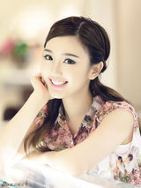 组图：毛晓彤夏日写真 做清新甜美蛋糕女孩