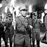 组图：盘房祖名出道10年电影角色 多与美女对戏