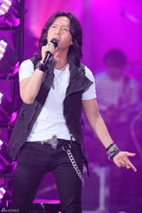 组图：腾格尔被喊腾萌萌 黑豹乐队组曲致青春