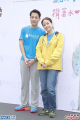 组图：林嘉欣忧女儿发烧 丁子高教子送千嬅礼物