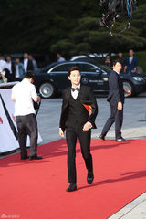 独家高清：又是一年百想红毯 众星云集争奇斗艳