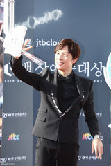 独家高清：又是一年百想红毯 众星云集争奇斗艳