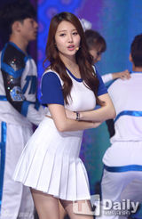 组图：世界杯开赛在即 EXO-K等为韩国国足加油