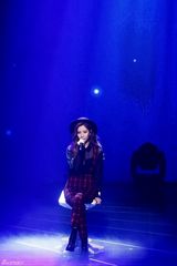 独家：少女时代TTS热辣献唱 下叉劈腿秀舞功