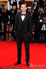 组图：罗伯特雷德福白衣潇洒 希亚-拉博夫黑装帅气