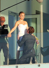 组图： 波特曼与法斯宾德片场再热吻