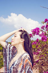 组图：甄子丹携汪诗诗拍摄写真 大秀恩爱