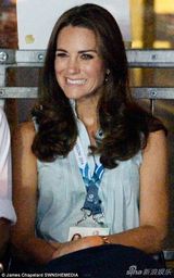 组图：凯特王妃靠老公肩膀看比赛露娇嗔表情