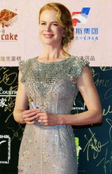 组图：上影节开幕红毯精选 林志玲深V妮可飞吻