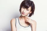 组图：魏晴短发写真简约大气性感可爱