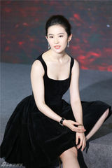 组图：《四大名捕》发布会 众人秘密为鬼鬼庆生