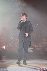 组图：张学友郑秀文等红馆开唱致敬张耀荣