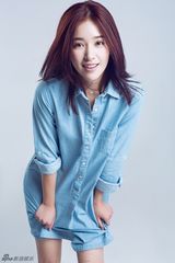 组图：阚清子最新写真曝光 眼眸动人清新性感