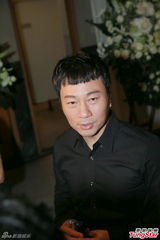 组图：TVB资深化妆师设灵 苗侨伟黎耀祥等追思