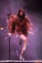 薛凯琪透视装激吻黄伟文 避谈房祖名把妹闯祸