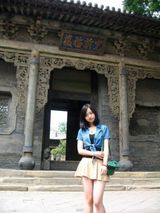 组图：80后美女大学生出家 雪域高原苦练修行