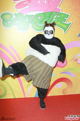 组图：亮瞎！郑欣宜成魔人布欧 王祖蓝扮柯南