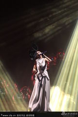 组图：金曲遗珠田馥甄唱组合歌曲 变神秘名伶