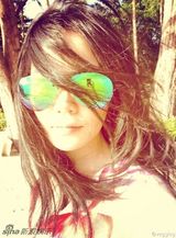 组图：天后海边练瑜伽？王菲晒和李嫣海边美照