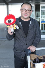 组图：《闯入者》亮相多伦多 王小帅现身机场