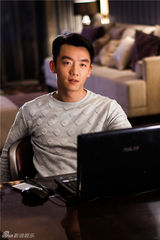 组图：《一见不钟情》曝剧照 郑恺扮酷耍帅