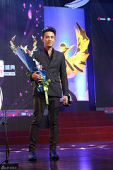 组图：明星公民颁奖盛典 群星到场星光熠熠