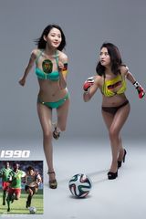 组图：蕾女姐妹团致敬经典 演绎世界杯经典瞬间