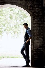 组图：高云翔写真大片 优雅正装打造绅士风度