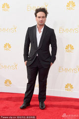 组图：《生活大爆炸》男星约翰尼-盖尔克奇亮相