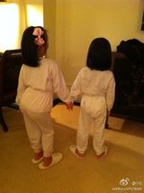 组图：盘点明星有爱亲子照 小S搞怪蔡少芬创意十足