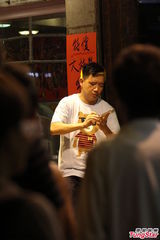 组图：《赌城风云》探班 谢霆锋穿清凉背心