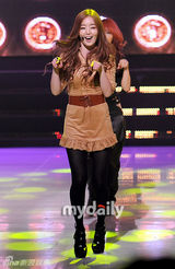 组图：韩星白智英Secret等出演《Music on Top》