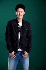 组图：新一代萌主蒋劲夫帅气写真