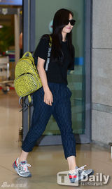 组图：SJ强仁f(x)宋茜返韩 笑颜灿烂心情好