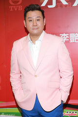 组图：陈豪称不介意补替角色 否认太太退出