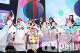 组图：SISTAR等女团献唱 性感清纯大对决
