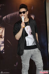 组图：潘玮柏自曝可能闪婚 拼命工作为了结婚生子