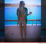 组图：50岁名模比基尼身材火辣 性感秒杀少女