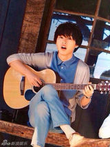 组图：“水球”小鲜肉走红 山崎贤人眉清目秀