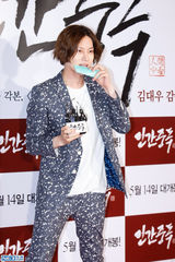 独家高清：金泰熙权相佑大咖齐捧场宋承宪新片