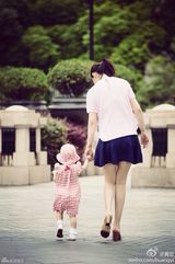 组图：儿童节萌娃当道！众星晒亲子照欢乐过节