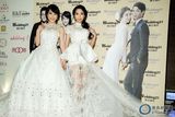 组图：台湾最美双胞胎同办婚礼 曾拍全裸写真