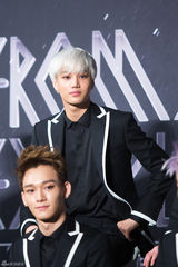 独家高清：EXO出道两年首开唱 11成员一夜长大