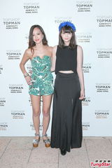 组图：谢婷婷参加酒会 林德信自称打扮像德普