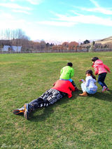 组图：陆毅新西兰遭萌娃“围攻” 叹接戏要慎重