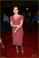 组图：哈利波特对角巷开公园 金妮马尔福捧场