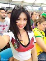 组图：北师大校花樊玲学巴拉圭乳神爆乳夹手机