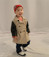 组图：女神的新衣迎小眼正太 脱裤子卖萌走秀