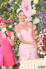 组图：张梓琳被催造人 吴千语欲旅行结婚