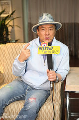 组图：成龙携《十二生肖》主演对话新浪娱乐